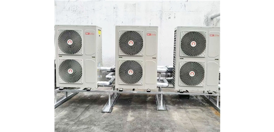 太原銅鑼灣東旺酒店3臺10匹中廣歐特斯低溫空氣能熱水工程